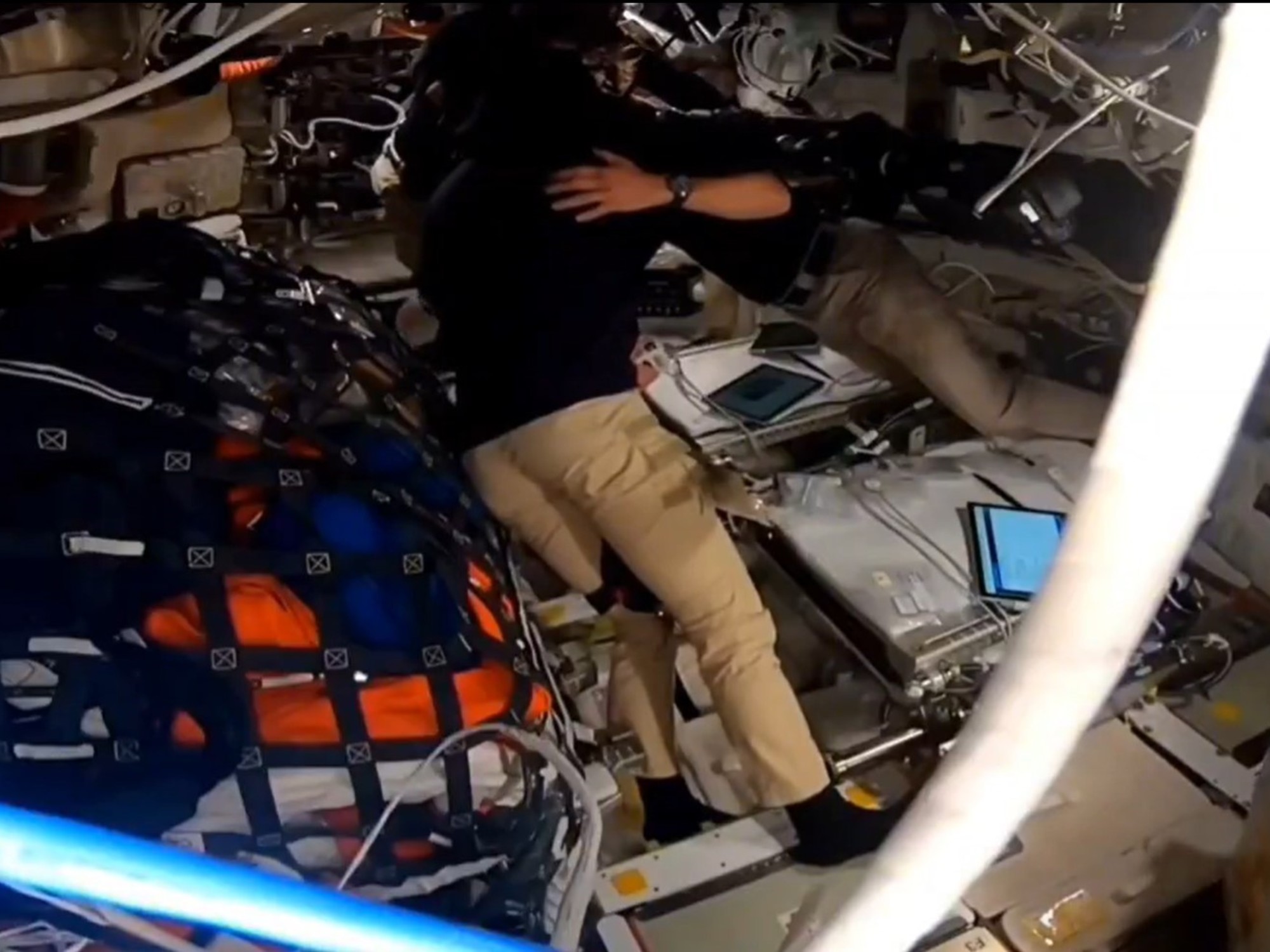 la propuesta que hizo llorar al comandante y terminó en abrazo grupal